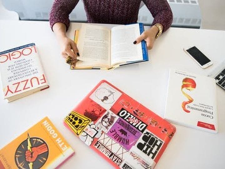 LISTAS DEFINITIVAS DE BECAS DE LIBROS Y COMEDOR - CURSO 2022-2023